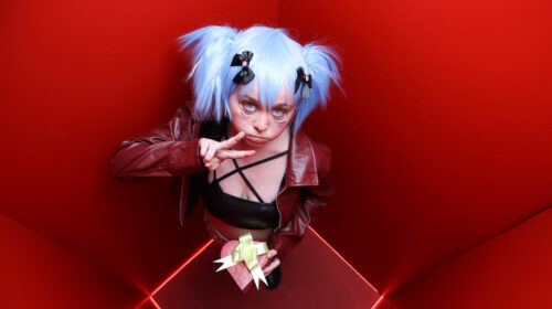 solo poses high angle photo booth